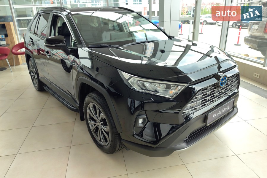 Toyota RAV4 - фото 3