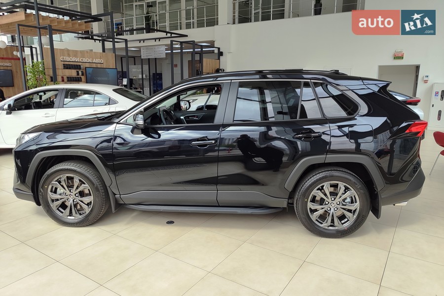 Toyota RAV4 - фото 12