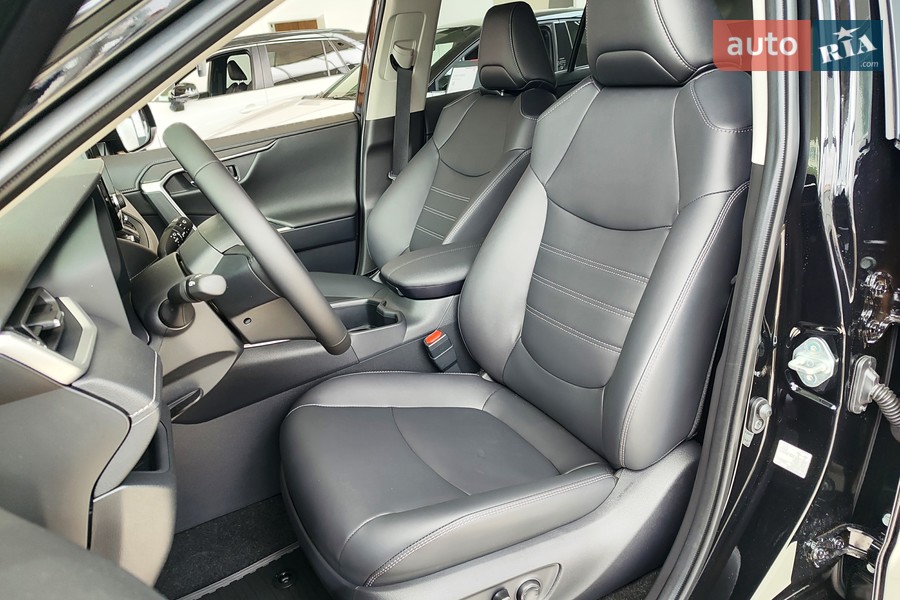 Toyota RAV4 - фото 15
