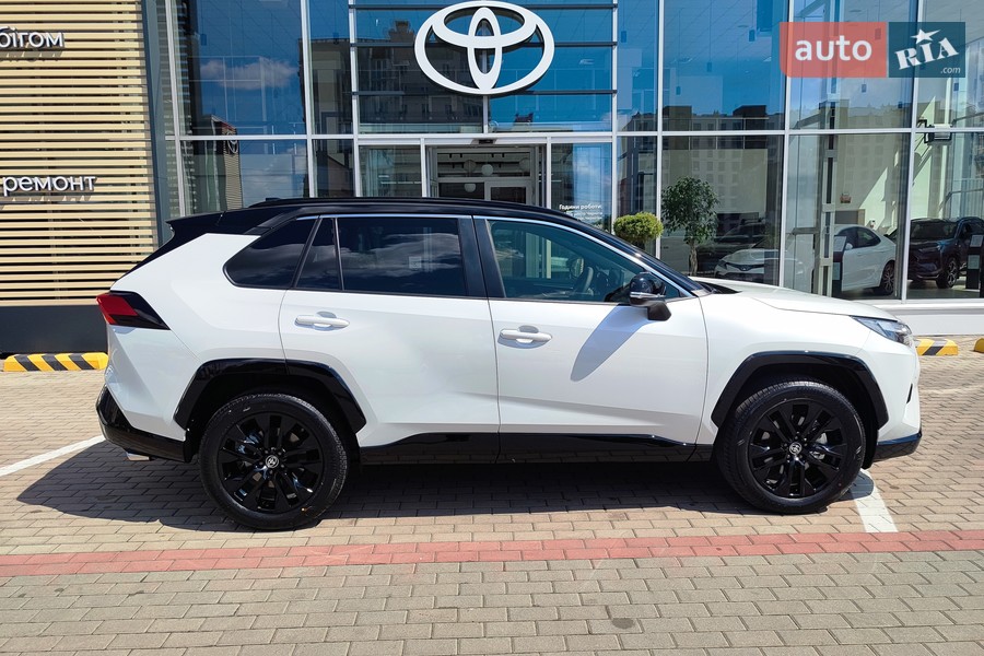 Toyota RAV4 - фото 7