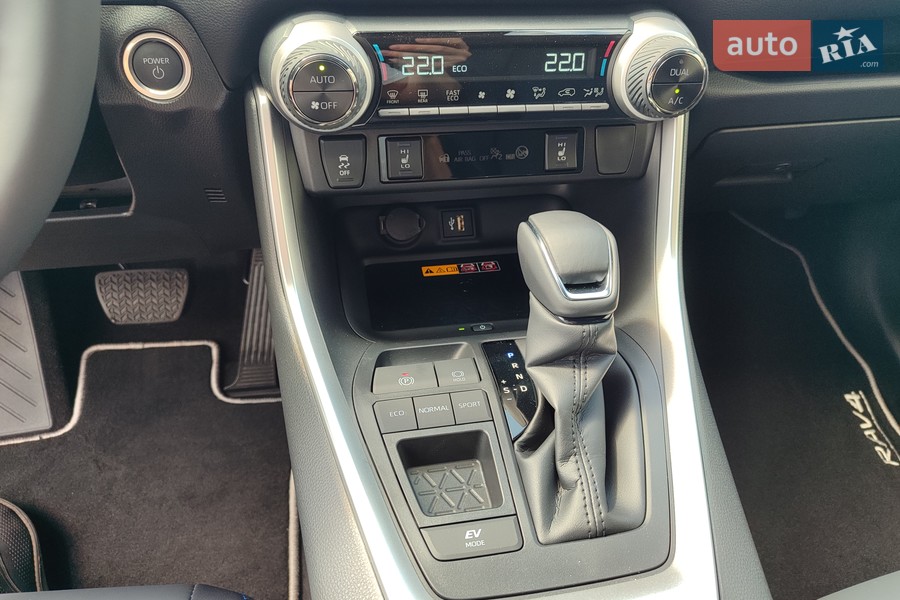 Toyota RAV4 - фото 20