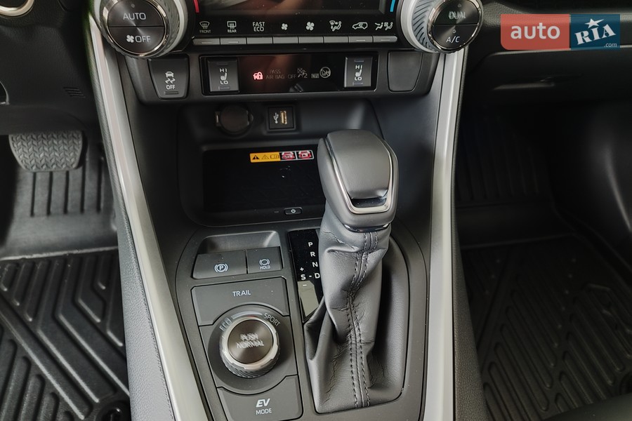 Toyota RAV4 - фото 13