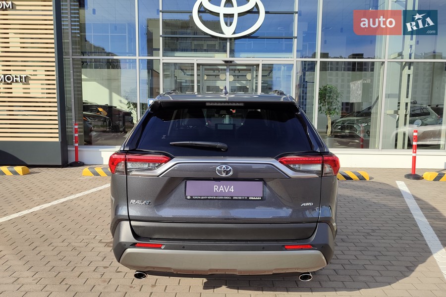 Toyota RAV4 - фото 6