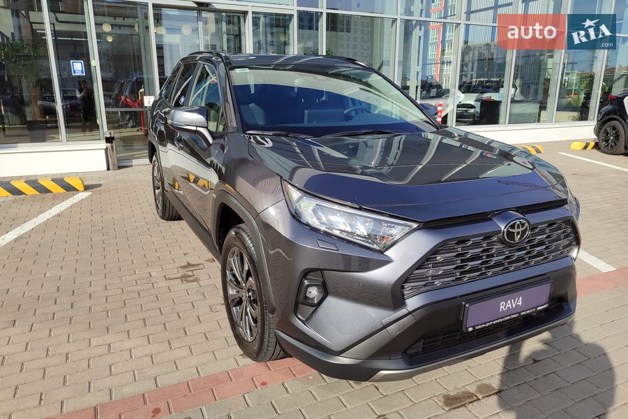 Toyota RAV4 - фото 4