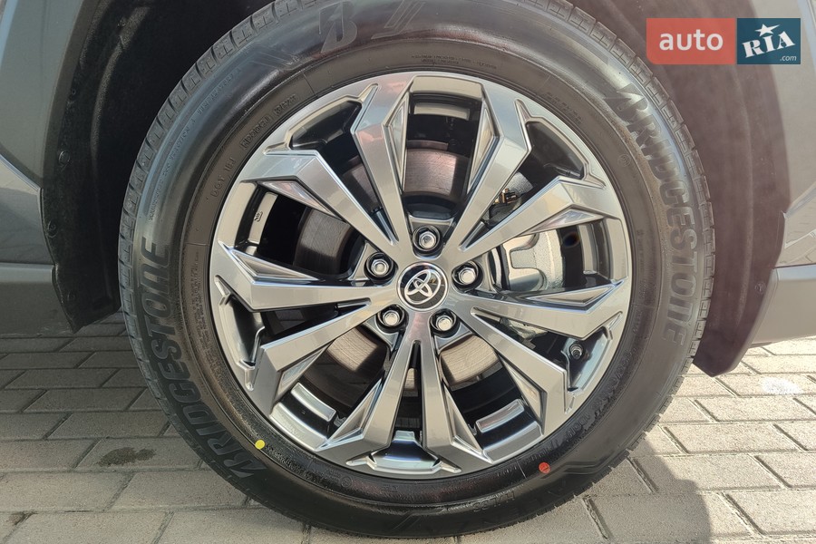 Toyota RAV4 - фото 10