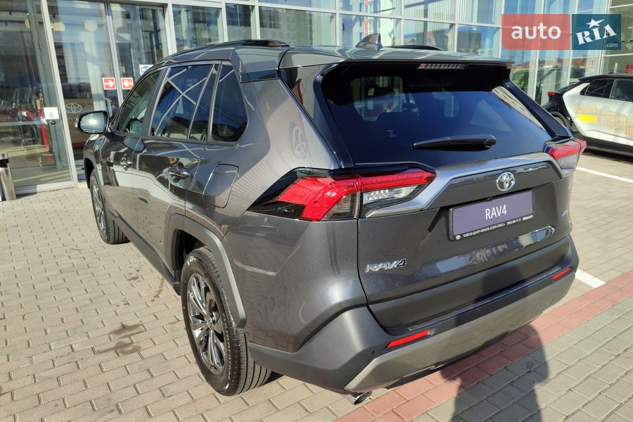 Toyota RAV4 - фото 9
