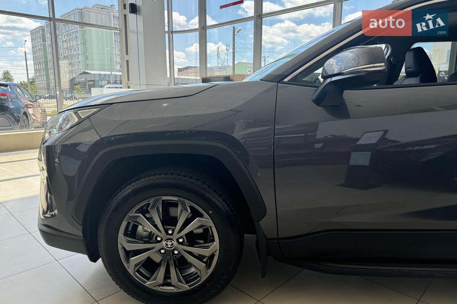 Toyota RAV4 - фото 7