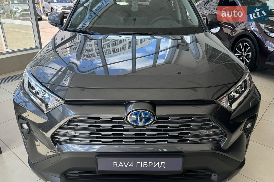 Toyota RAV4 - фото 2