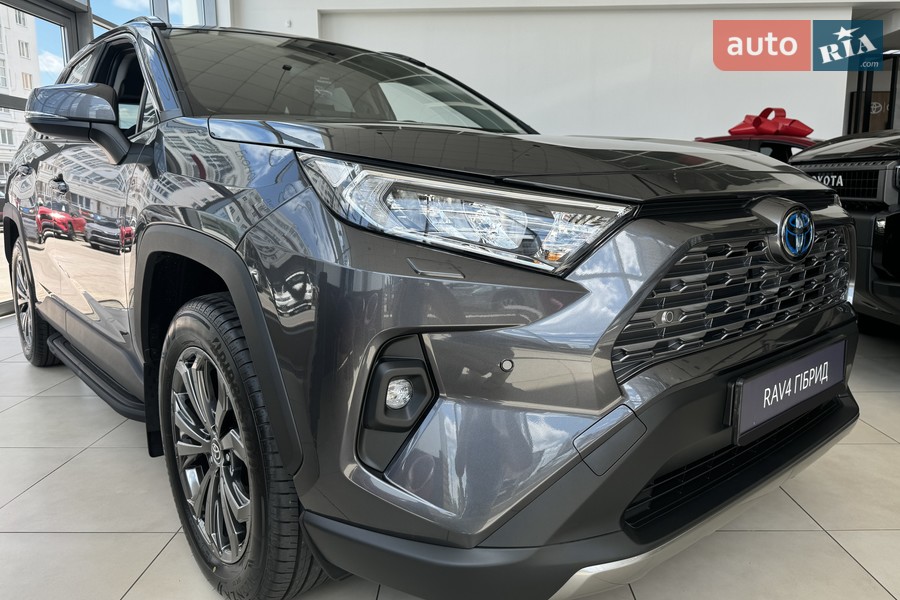 Toyota RAV4 - фото 6