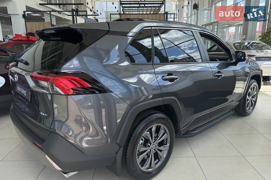 Toyota RAV4 - фото 5