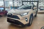 Toyota RAV4 - фото 1