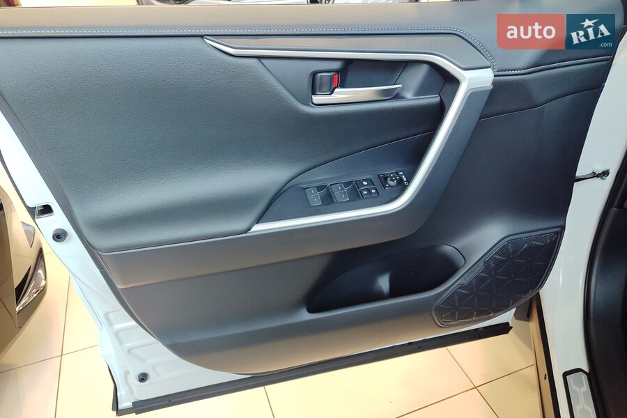 Toyota RAV4 - фото 13