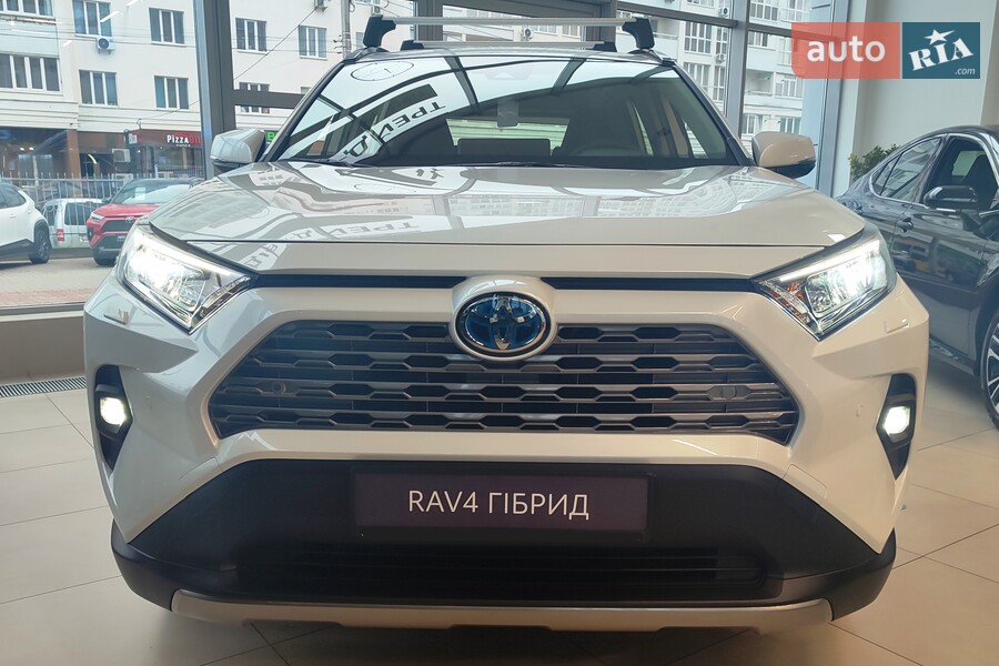Toyota RAV4 - фото 2