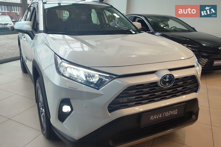 Toyota RAV4 - фото 3