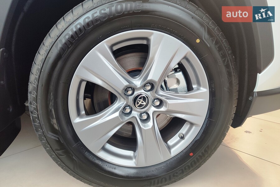 Toyota RAV4 - фото 11