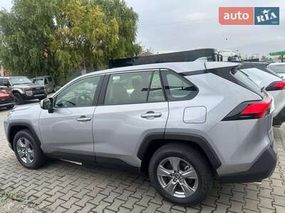 Новий Toyota RAV4 2025 - фото 3