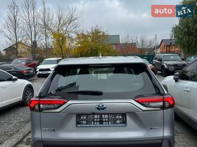 Новий Toyota RAV4 2025 - фото 4