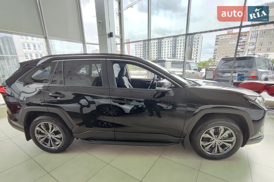 Toyota RAV4 - фото 4
