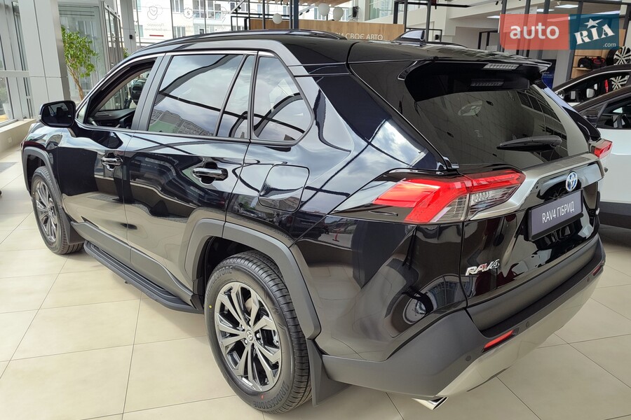 Toyota RAV4 - фото 8
