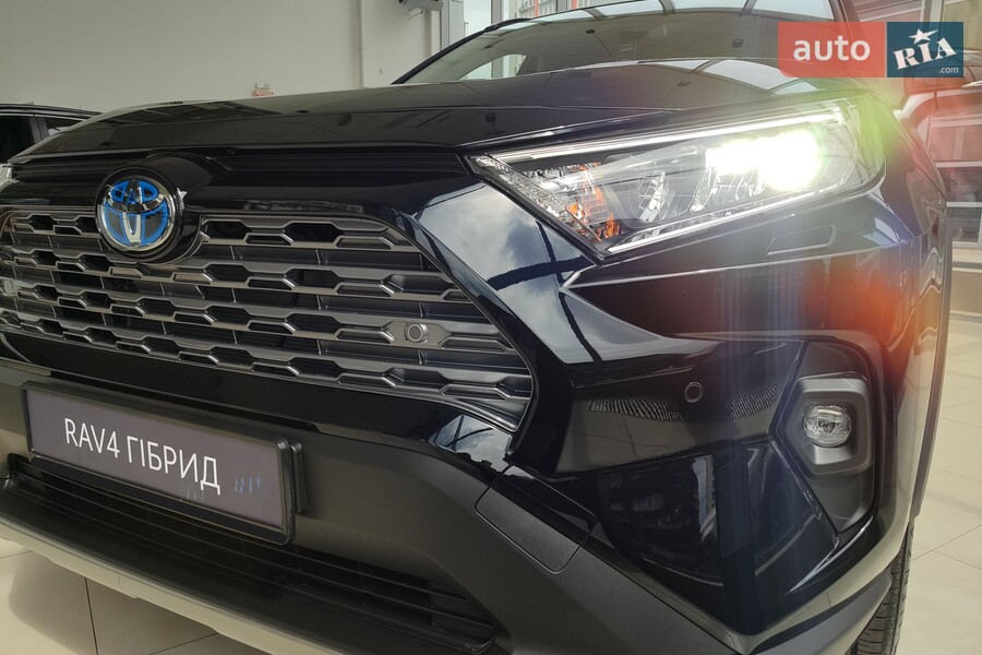 Toyota RAV4 - фото 9