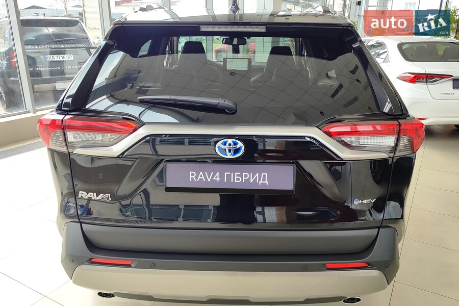 Toyota RAV4 - фото 7