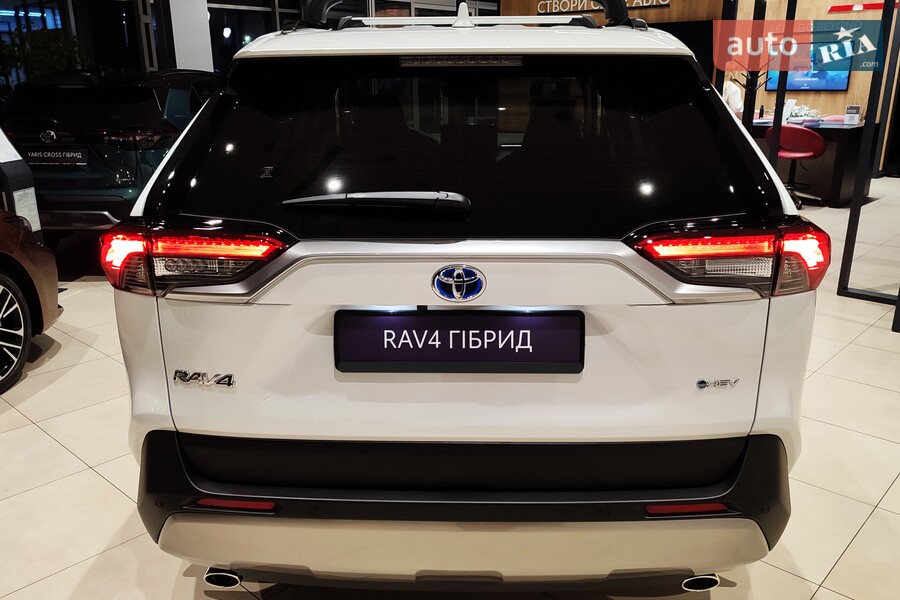 Toyota RAV4 - фото 6