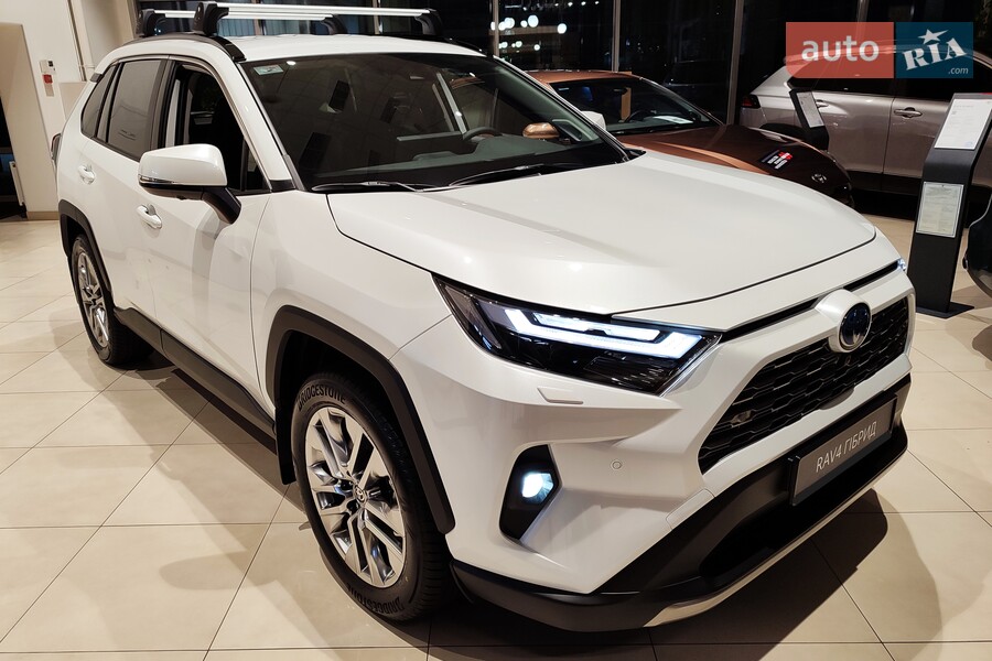 Toyota RAV4 - фото 3