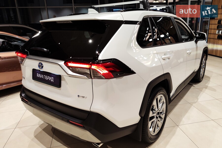 Toyota RAV4 - фото 5