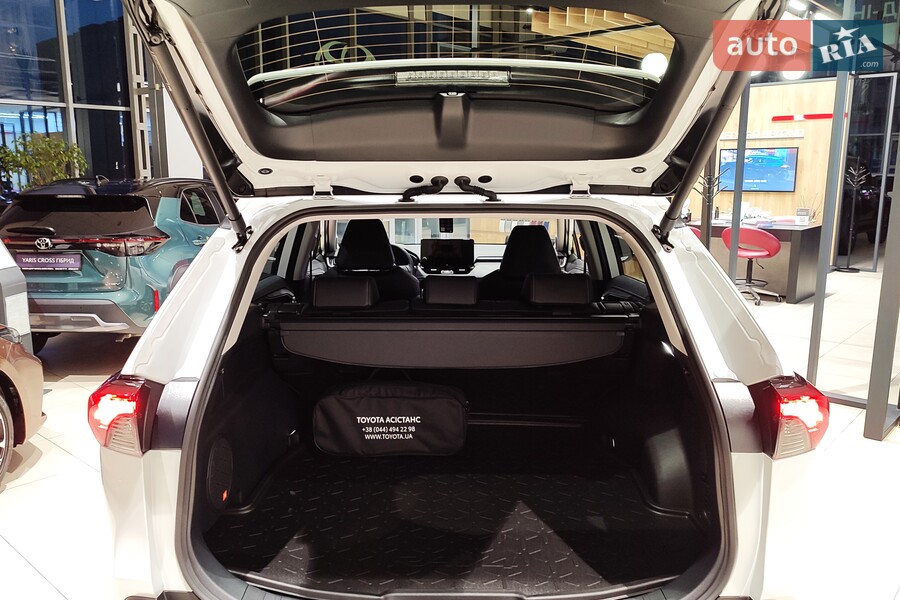 Toyota RAV4 - фото 11