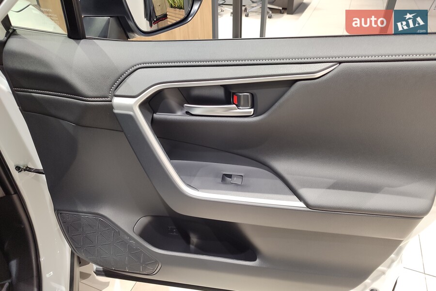 Toyota RAV4 - фото 15