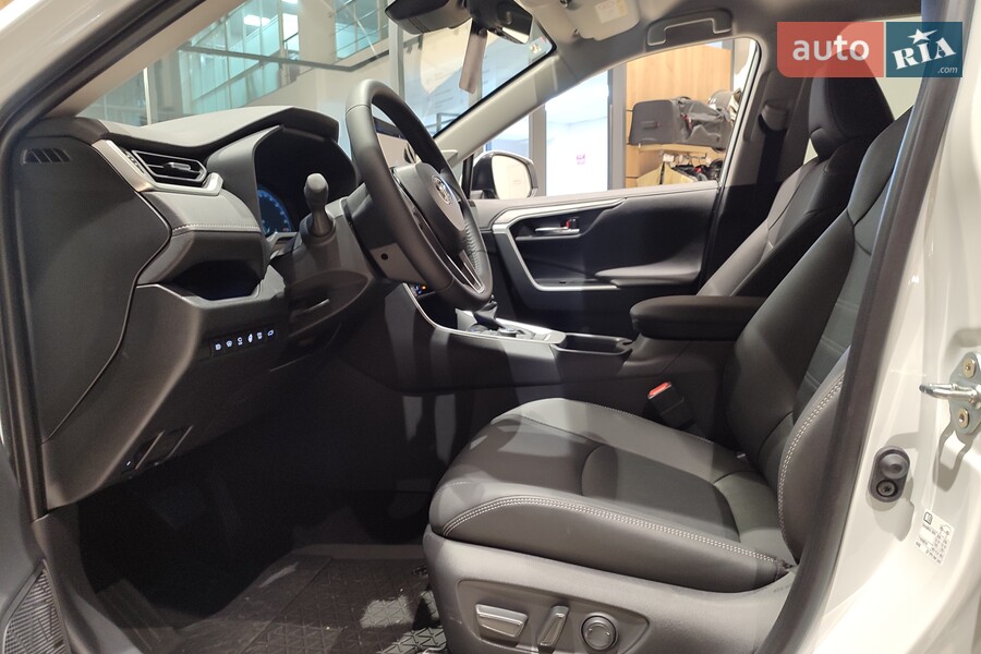 Toyota RAV4 - фото 17