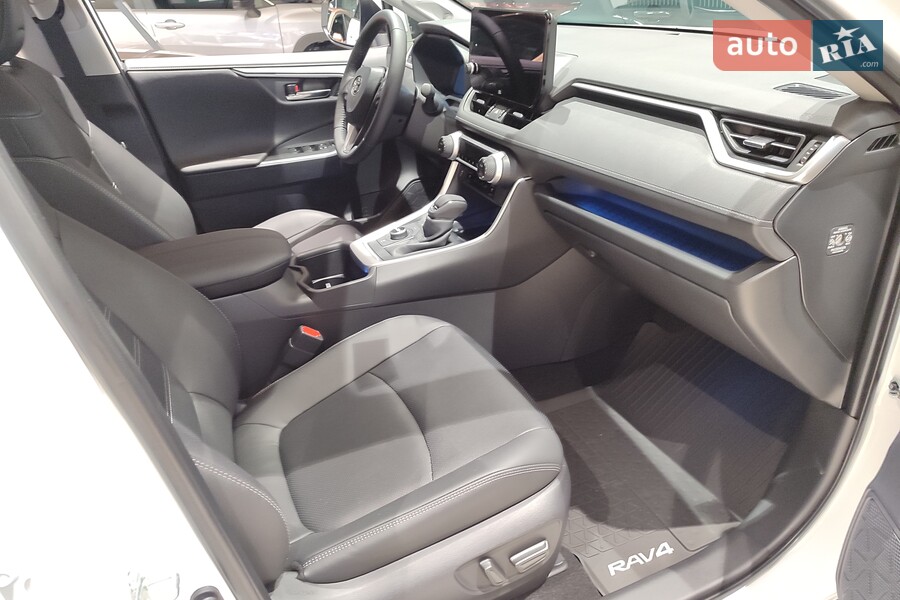 Toyota RAV4 - фото 16