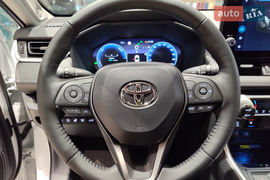 Toyota RAV4 - фото 18