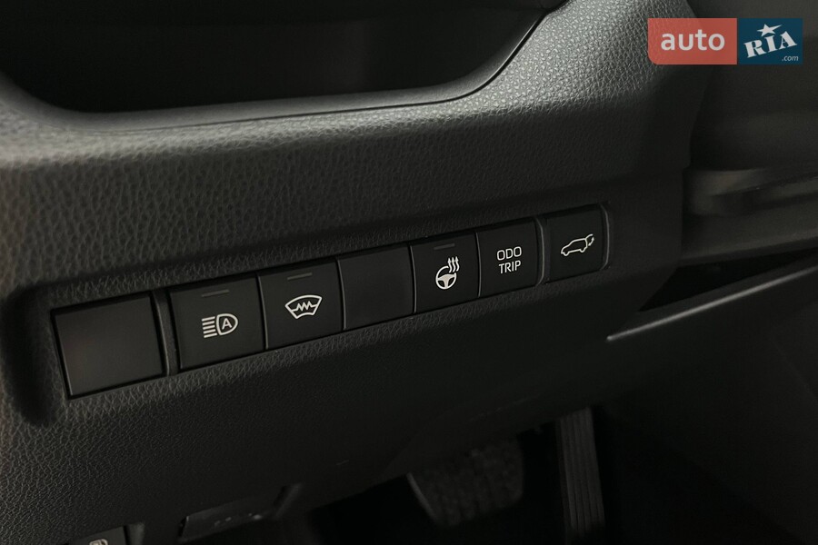 Toyota RAV4 - фото 16