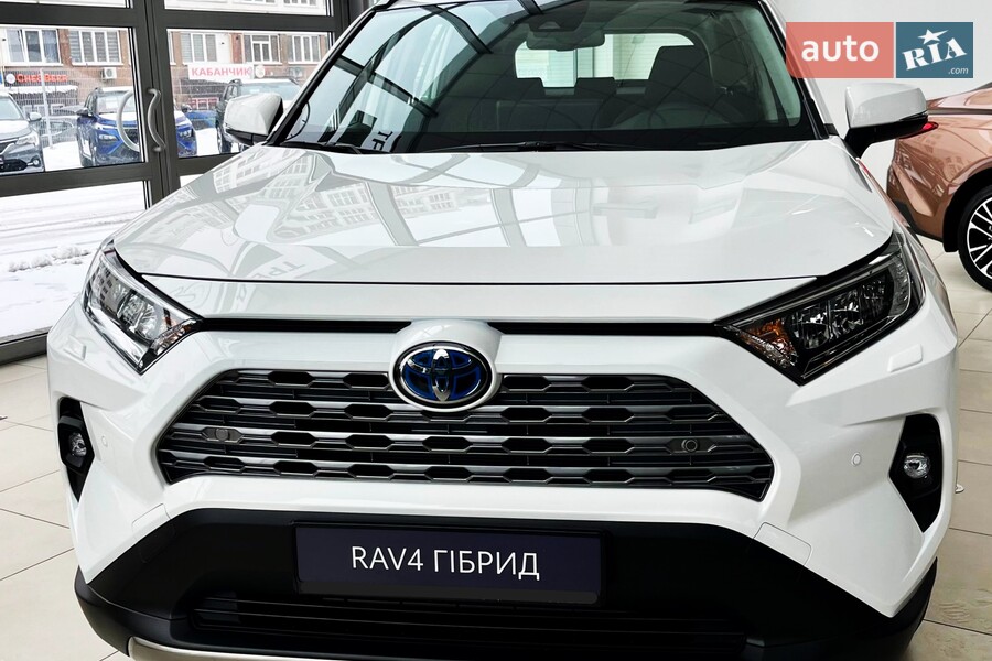 Toyota RAV4 - фото 2