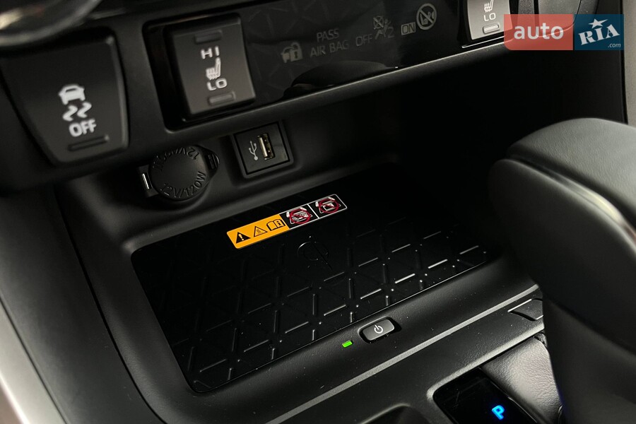 Toyota RAV4 - фото 23