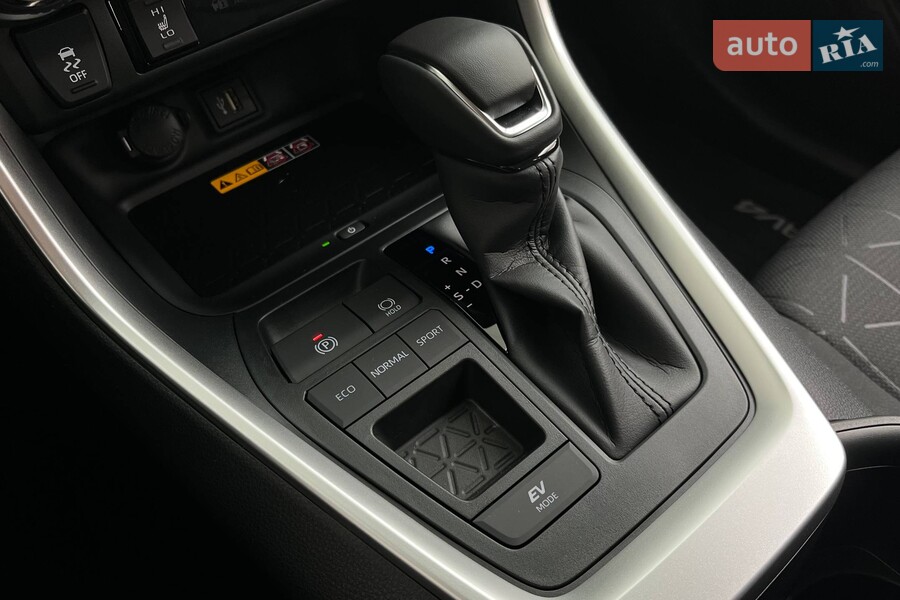 Toyota RAV4 - фото 24