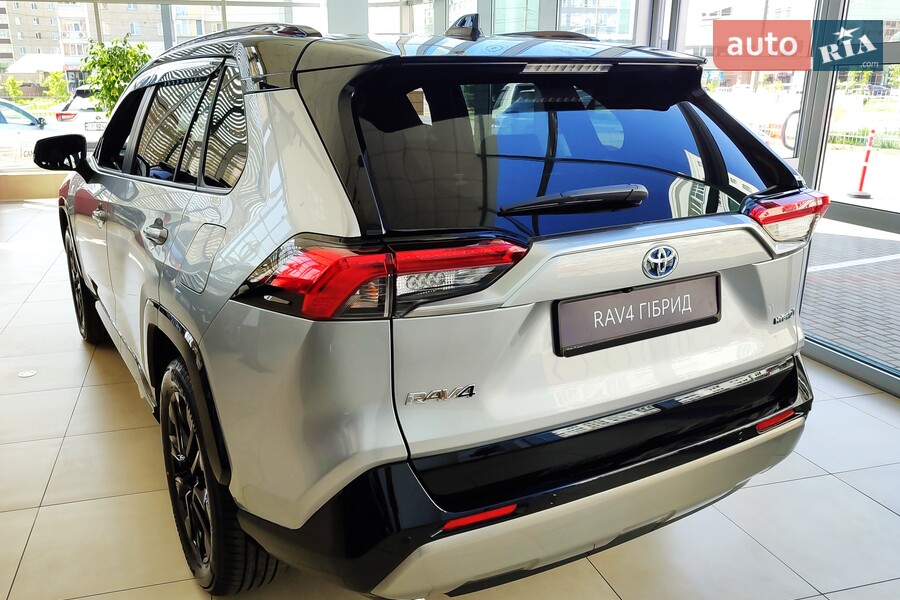 Toyota RAV4 - фото 9