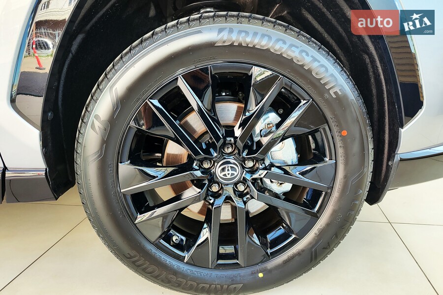 Toyota RAV4 - фото 11