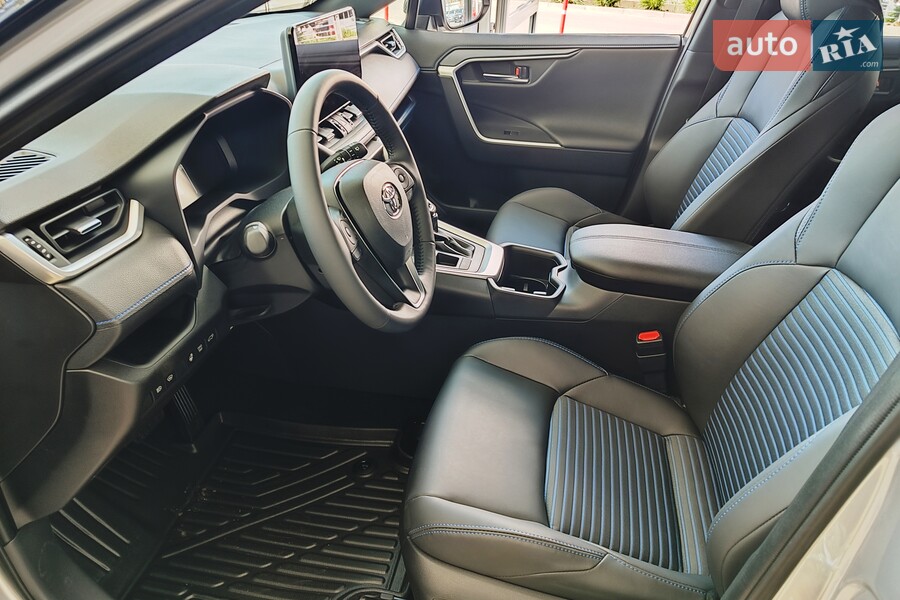 Toyota RAV4 - фото 15
