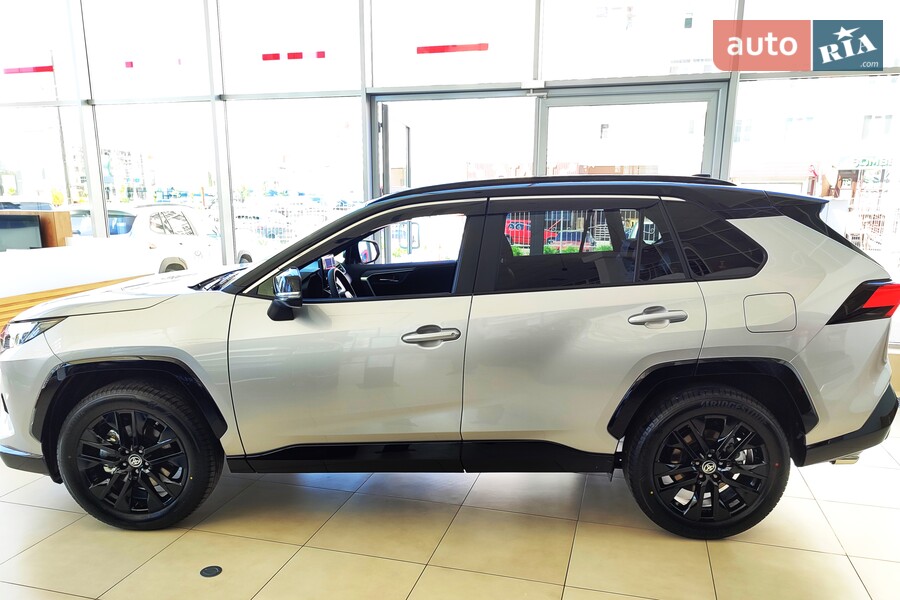 Toyota RAV4 - фото 6