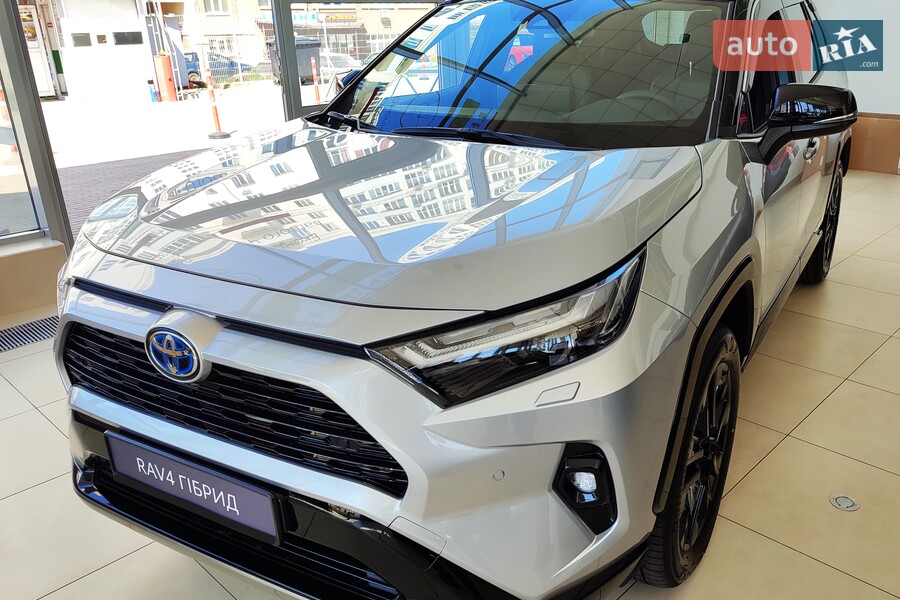 Toyota RAV4 - фото 2