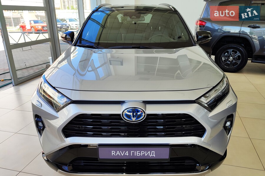 Toyota RAV4 - фото 3