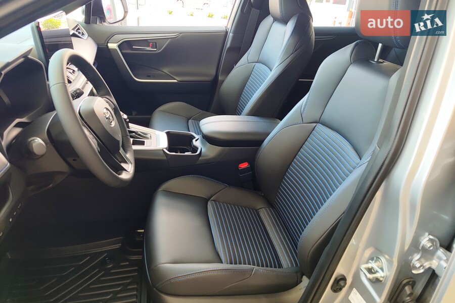 Toyota RAV4 - фото 17