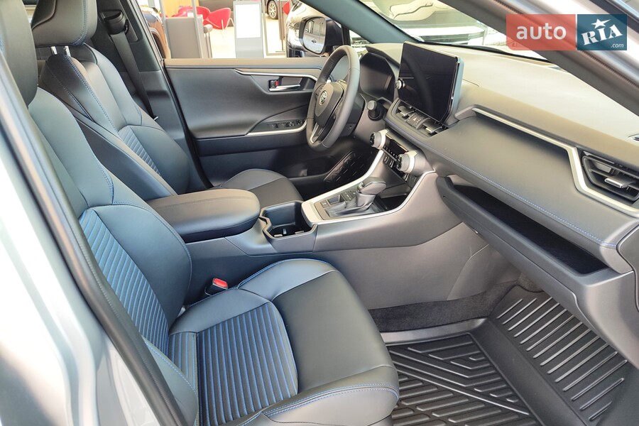 Toyota RAV4 - фото 19