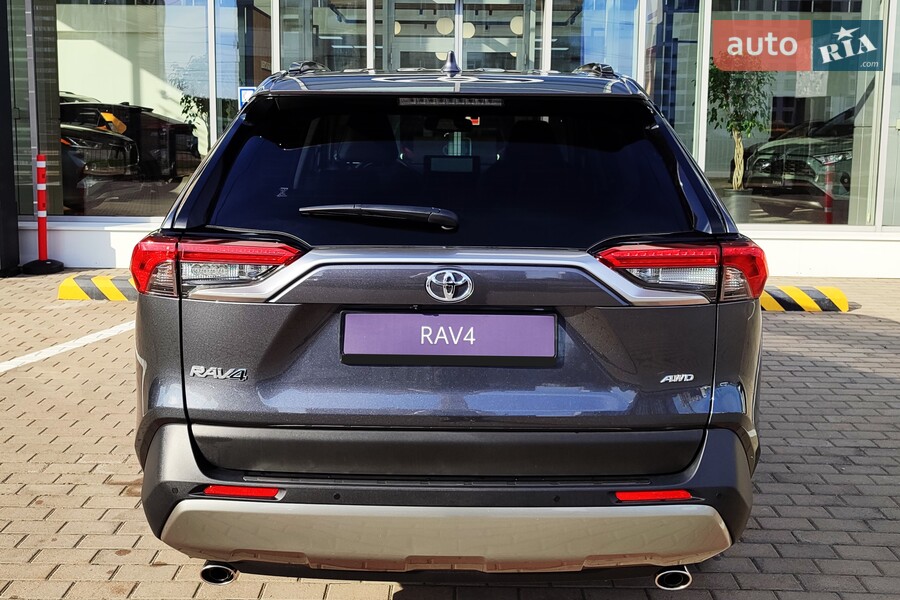 Toyota RAV4 - фото 7