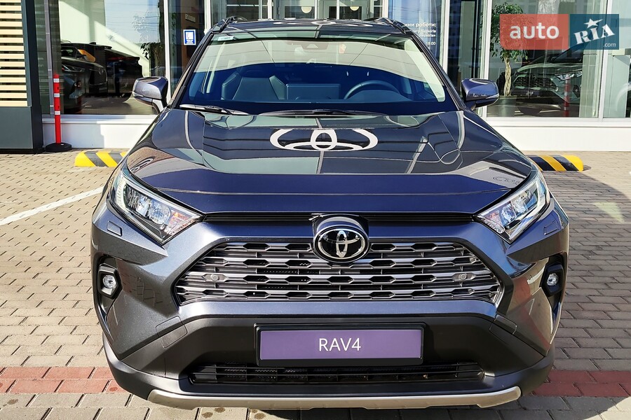 Toyota RAV4 - фото 3