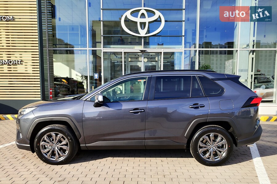 Toyota RAV4 - фото 6