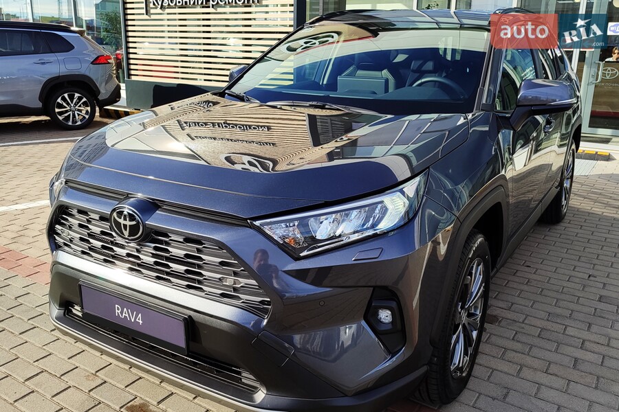 Toyota RAV4 - фото 2