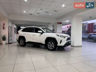 Новый Toyota RAV4 2025 - фото 3